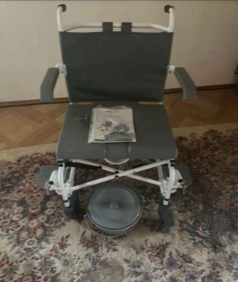 Rollstuhl und Zubehör: Dusch- Toilettenrollstuhl von Drive  Duo Motion XL