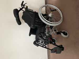 Foto Elektro Pflege-Rollstuhl