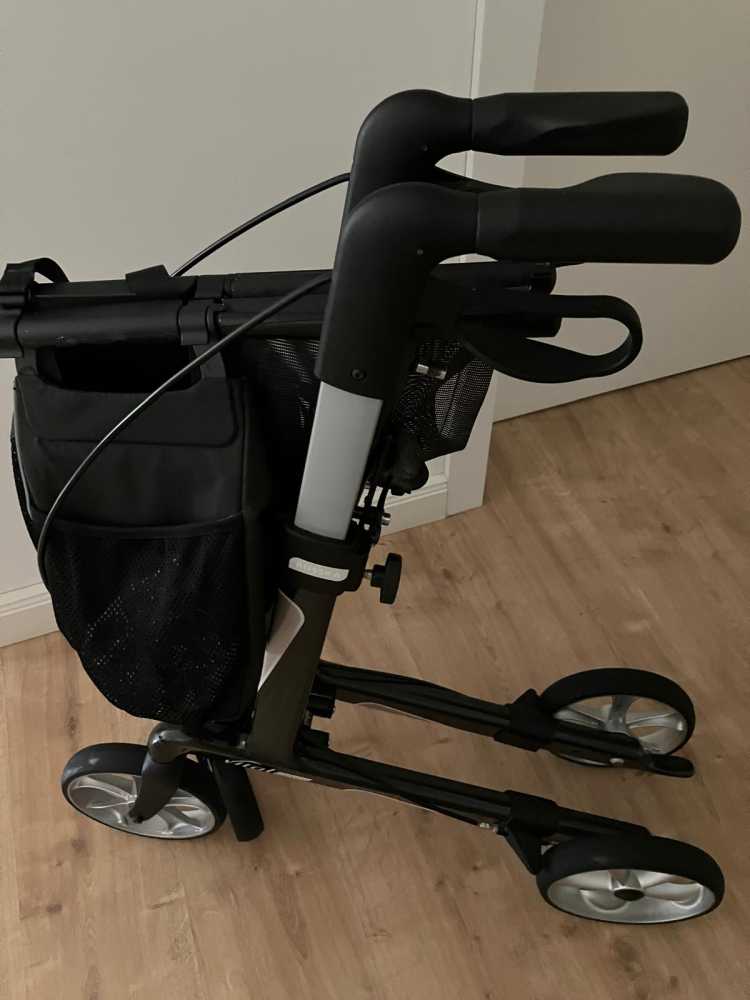 Foto Rollator  Russka Vital Carbon 54cm 62cm 