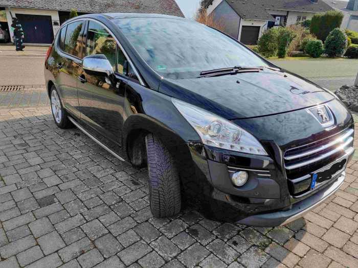 Foto Peugeot 3008 Hybrid4, Automatik+ Linksgas
