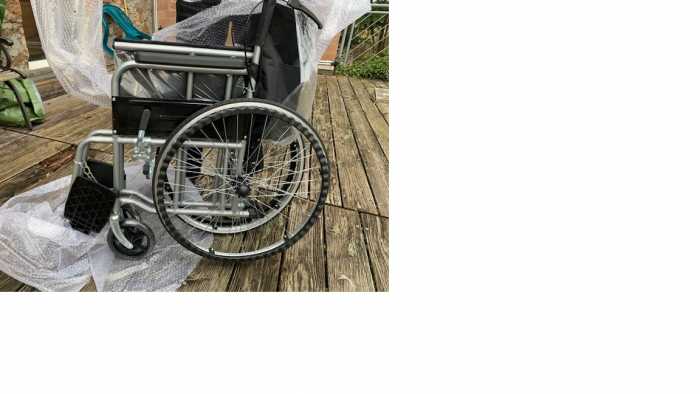 Foto faltbarer Rollstuhl - fabrikneu