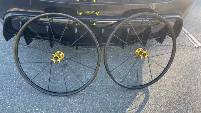 Foto Rollstuhl Räder 25 Zoll spinergy