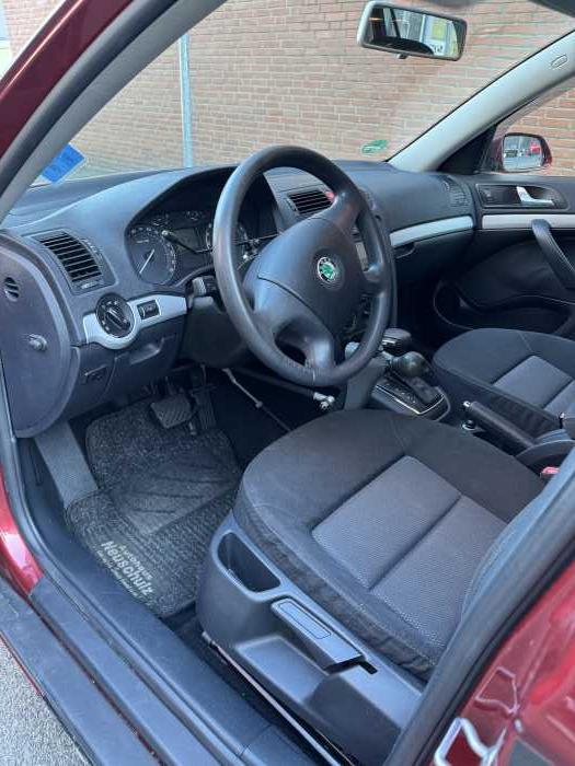 Foto Skoda Octavia 1,6 mit Handgas und Rollstuhllift