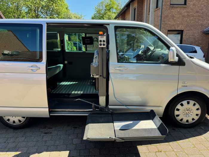 Foto VW Bus T5 mit Hebebühne/ Handgas