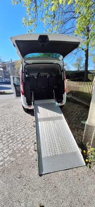 Foto Ford Tourneo Custom mit Behindertenumbau