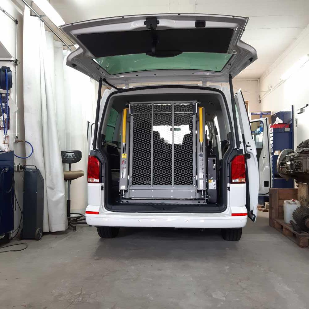 Foto Umgebauter VW-Multivan