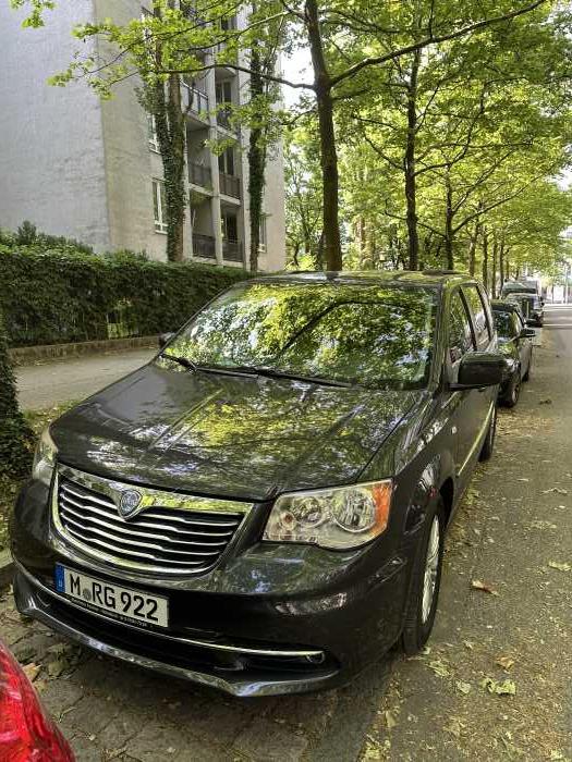 behindertengerechtes-auto-gebraucht Lancia Voyager 2,8 CRD