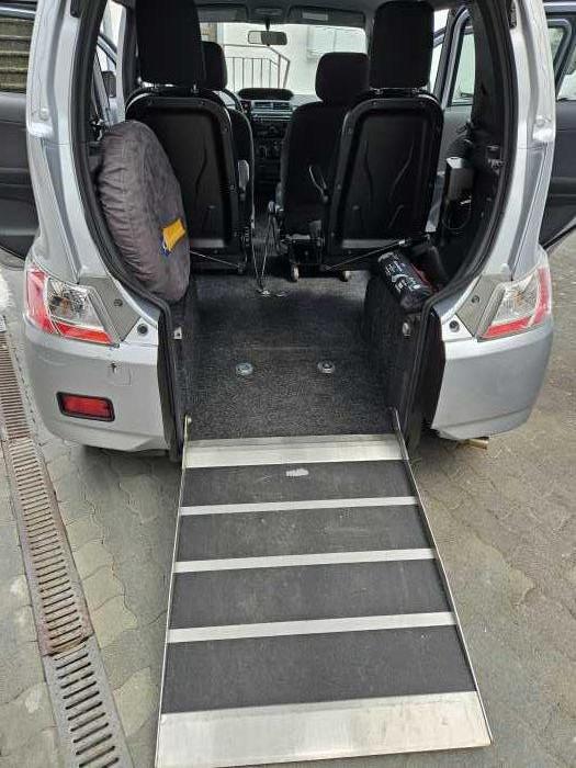 Foto Daihatsu Materia – Behindertengerecht umgebaut