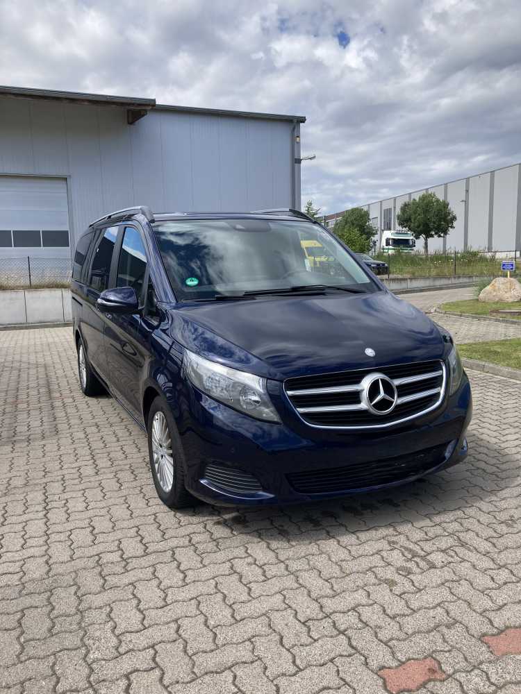 behindertengerechtes-auto-gebraucht MB V-250 lang mit Hub-Schwenk-Sitz in 2. Sitzreihe