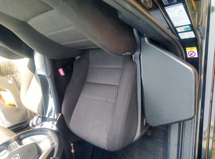 Foto Toyota Avensis Rollstuhlumbau für Aktivfahrer
