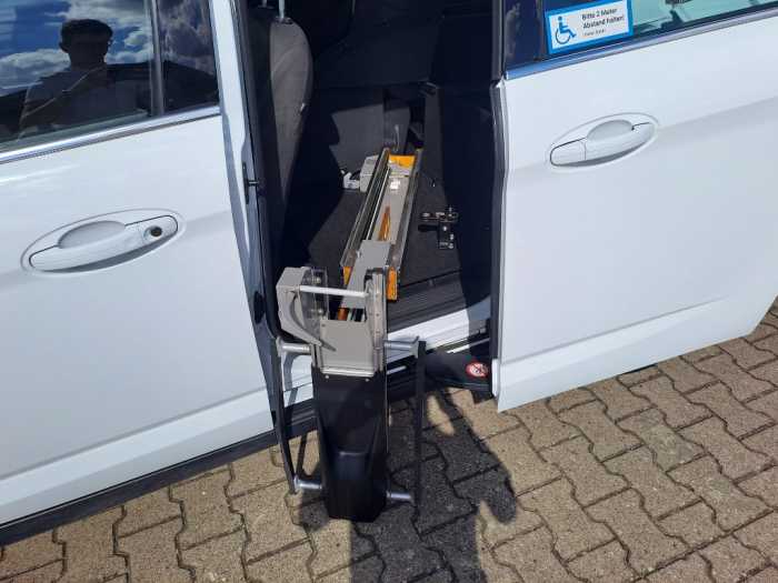 Foto Ford Grand C-Max Automatik Rollstuhlverladeboyhl