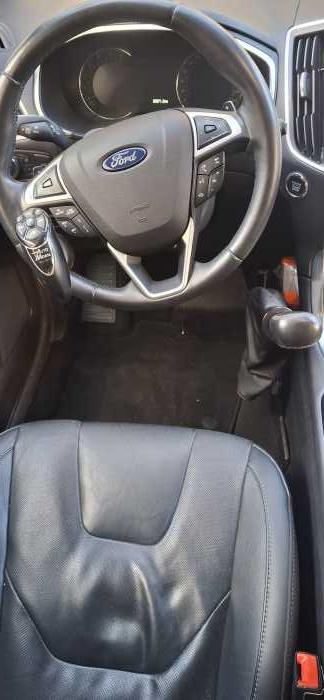 Foto Ford S-Max mit Handgas und Multifunktionsknopf