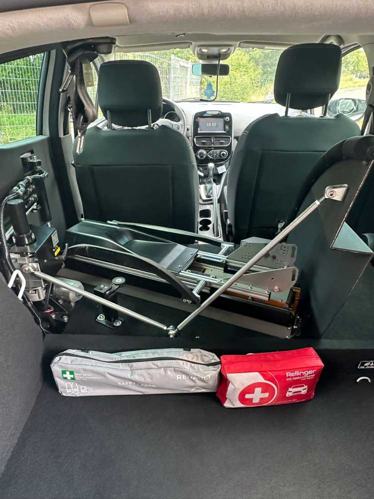 Foto Clio umgebaut auf Handgas mit Ladeboy