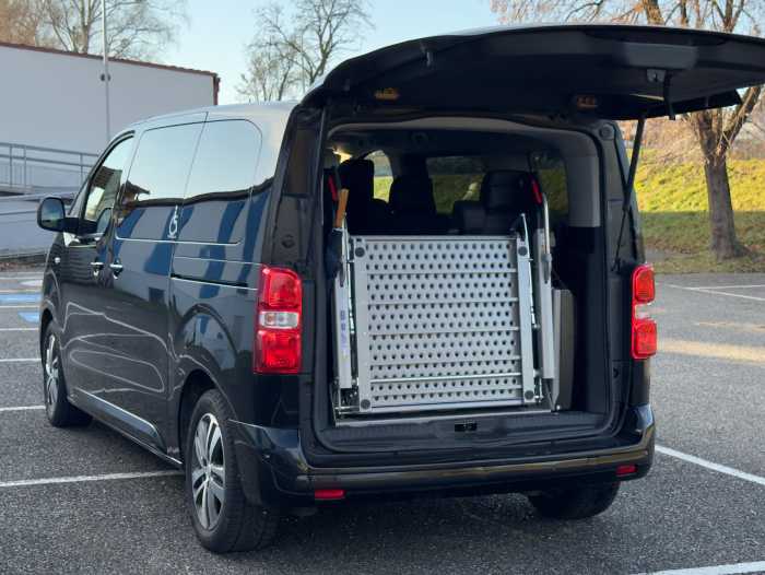 Foto Peugeot Traveller Traveller Business für RolliVIP