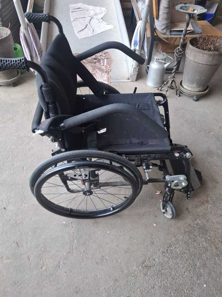 Foto Stehrollstuhl / Rollstuhl