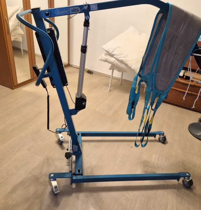 Foto AKS Foldy Passivelifter Patientenlifter mit Trageg