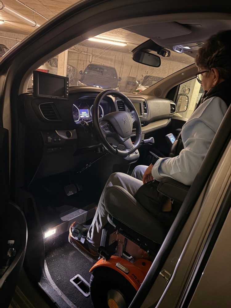 Foto Aktivfahrzeug Peugeot Expert