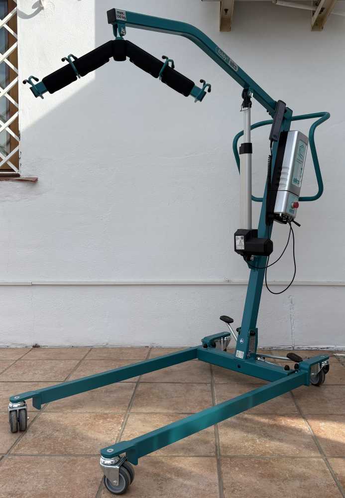 Foto AKS foldy Patientenlifter mit Standardtransportbü