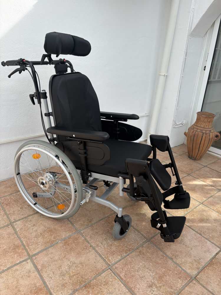 Foto Bischoff   Bischoff Multifunktionsrollstuhl Proteg