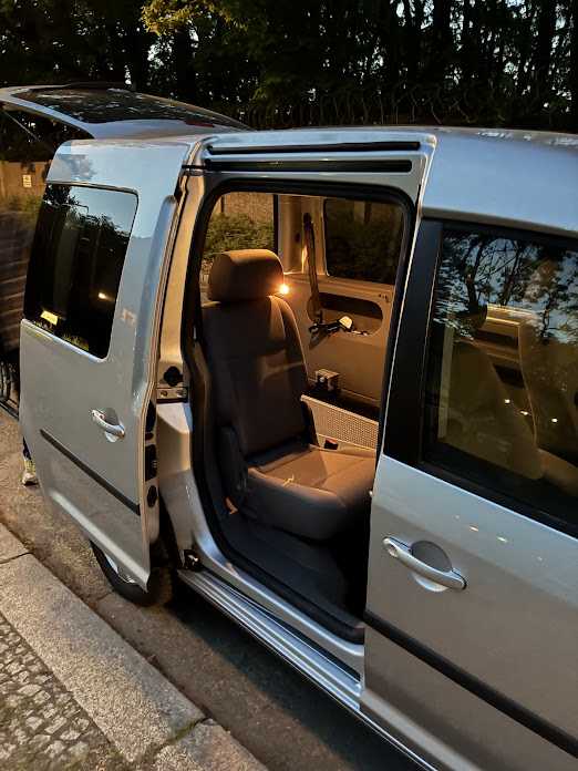 Foto VW Caddy Life 1.4 mit Rollstuhlrampe