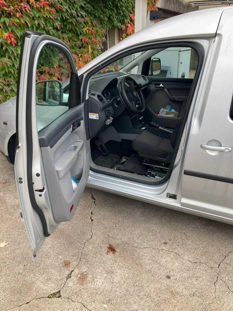 Foto VW Caddy Aktivfahrer-Umbau (EZ 2010) | DSG Automat