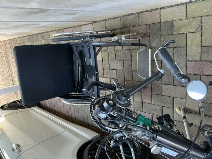 Foto Rollstuhl mit Anklemmbike