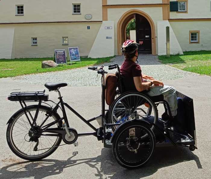 Foto Rollstuhlfahrrad