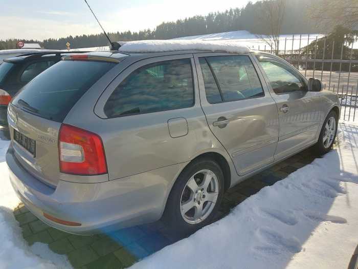 behindertengerechtes-auto-gebraucht Skoda Ocatvia II EDAG Ladesystem Multima Handbetri
