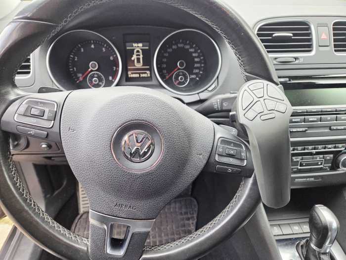 Foto Golf VI, Baujahr 2011, Einhandlenkung