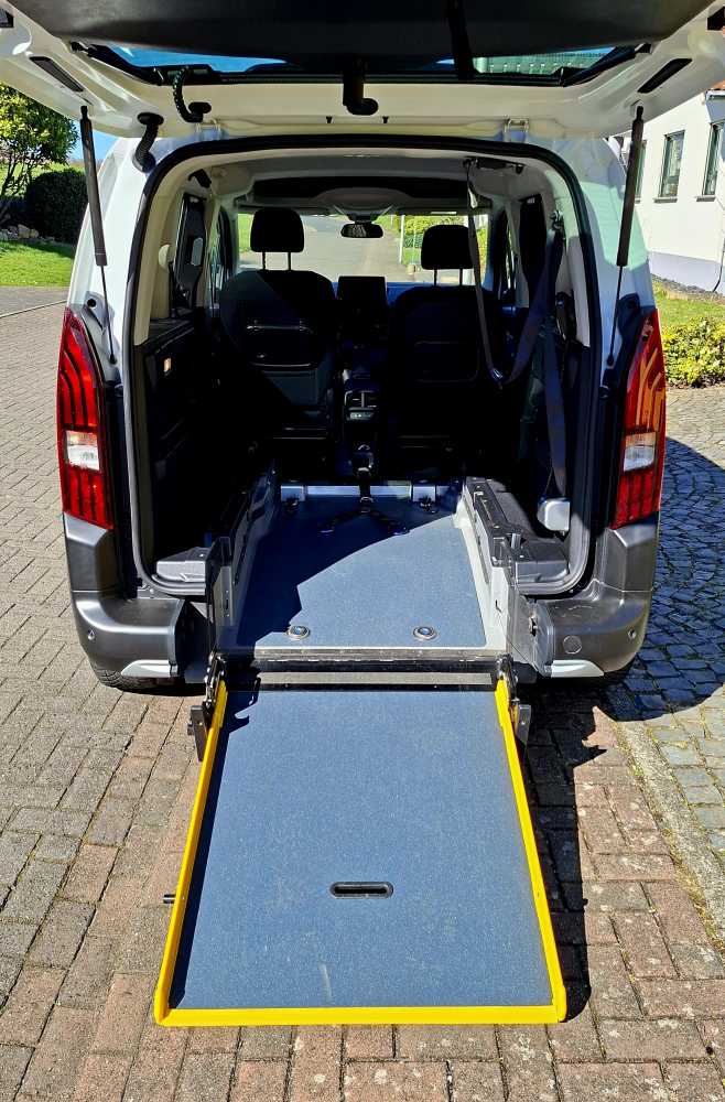 Foto Peugeot Rollstuhl Lift Vollausstattung
