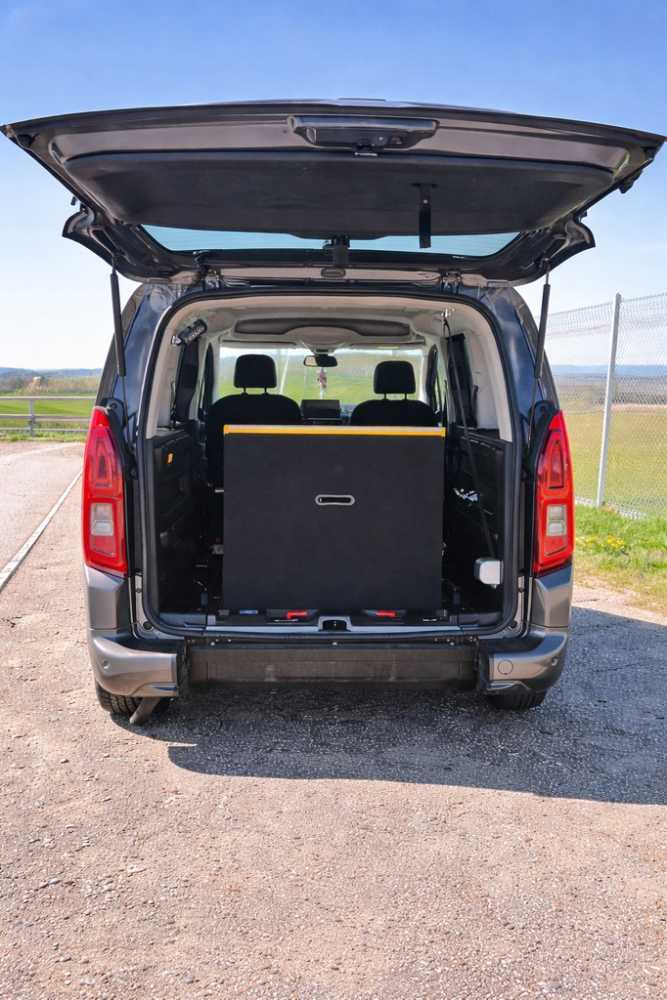 Foto Opel Combo Life 1.5 Diesel KMP Rollstuhlumbau