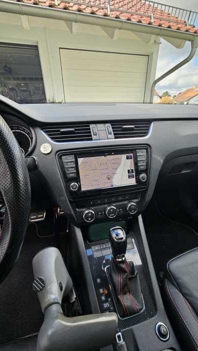 Foto Skoda Octavia Combi RS mit Veigel Handbedienung