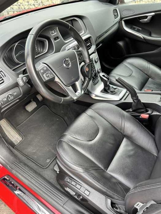 Foto Volvo V40 D2 Geartronic Inscription