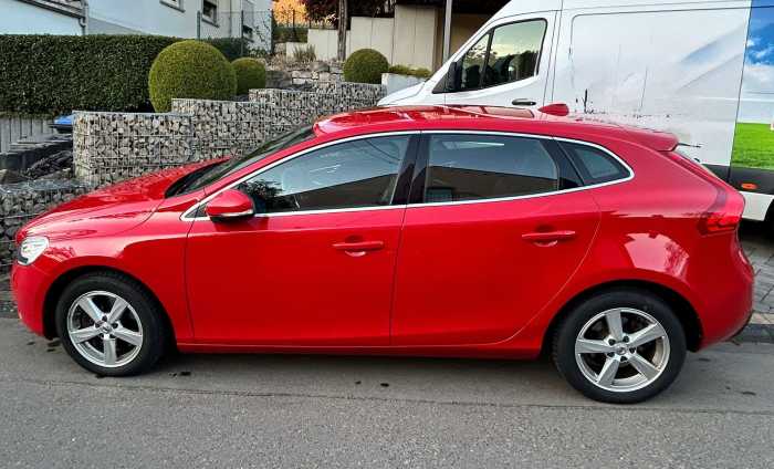 behindertengerechtes-auto-gebraucht Volvo V40 D2 Geartronic Inscription