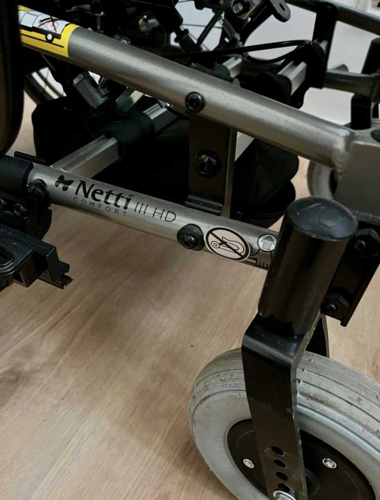 Foto Pflege Rollstuhl Netti III HD Decon E-Drive Antrie