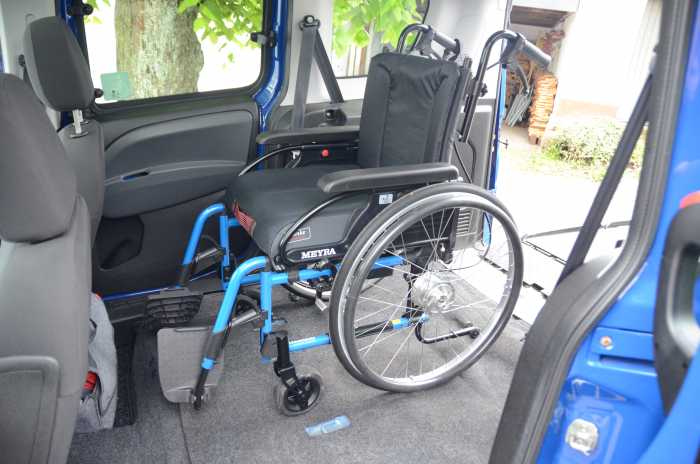 Foto Fiat Doblo Automatik mit Rollstuhllift