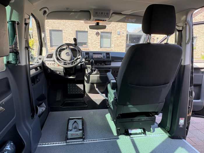 Foto VWT6 Multivan mit Dockingstation und  Handgas