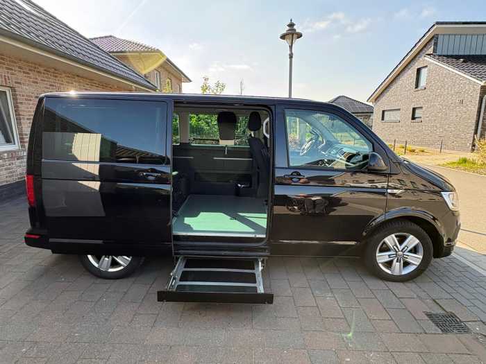 Foto VWT6 Multivan mit Dockingstation und  Handgas