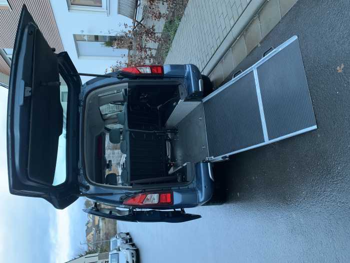 behindertengerechtes-auto-gebraucht Berlingo Rollstuhlrampe