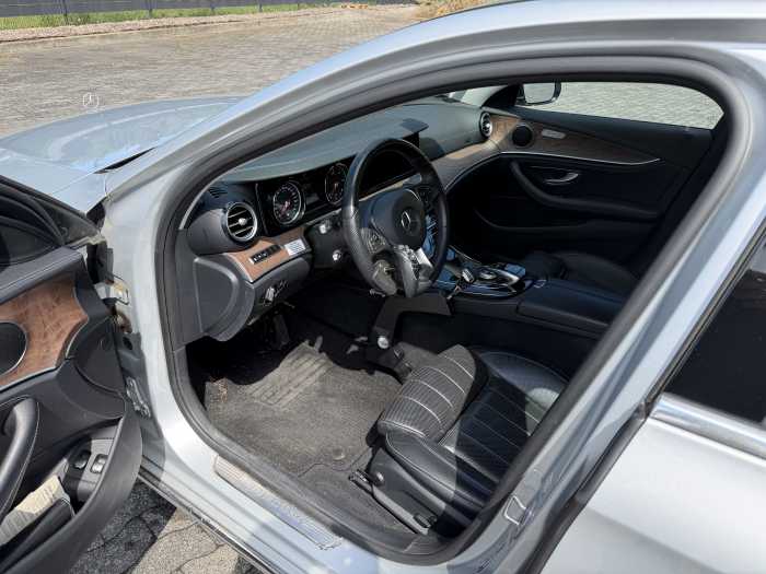 Foto Mercedes E 220 d Handbediengerät