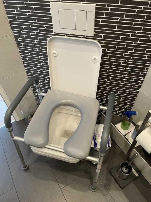 Foto Toiletten Stuhl/Sitzerhöhung mit Armlehne