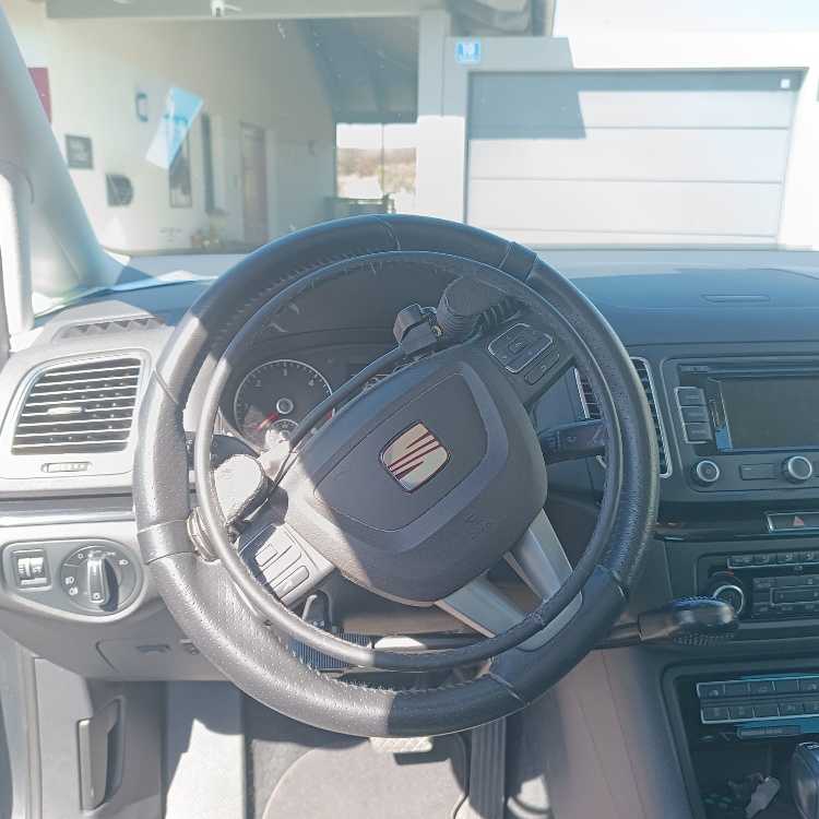 Foto Rollstuhlgerecher Seat Alhambra für Selbsfahrer