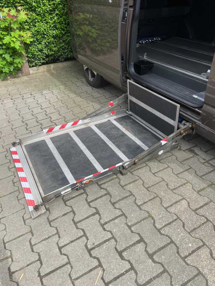 Foto VW T5 Behinderten gerecht Selbstfahrer