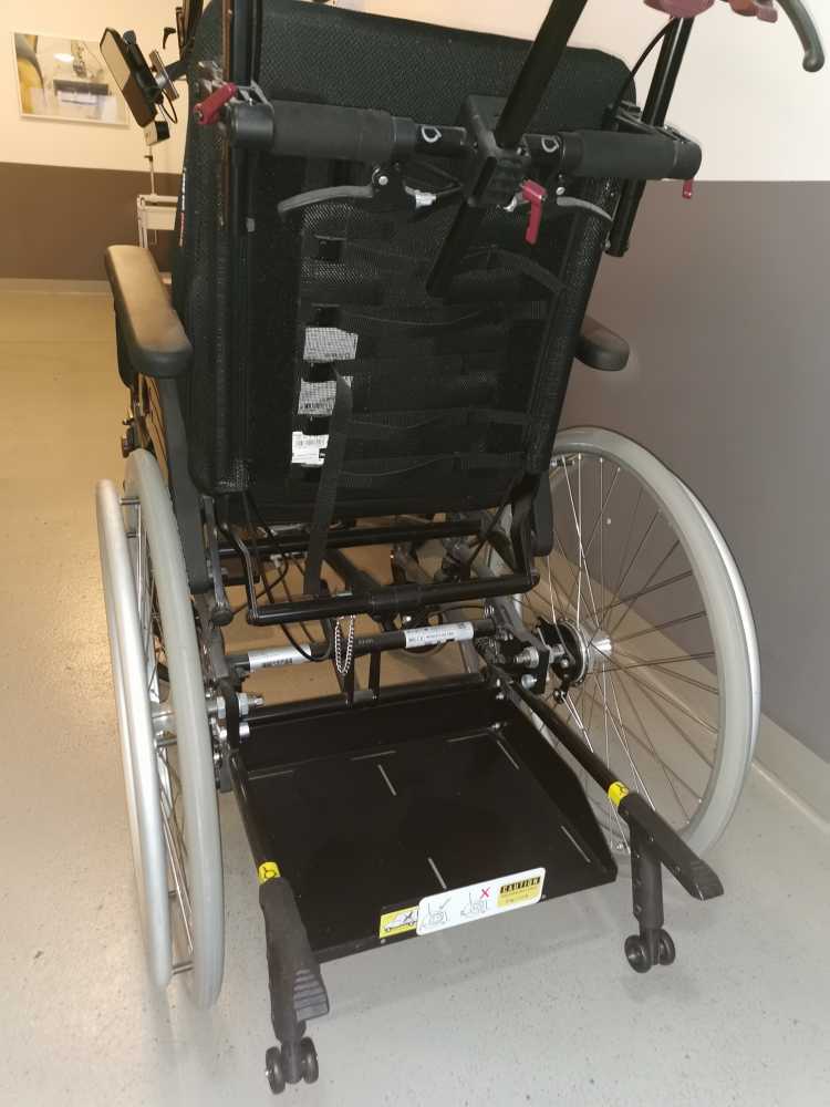 Foto Multifunktionsrollstuhl Netti 4 U