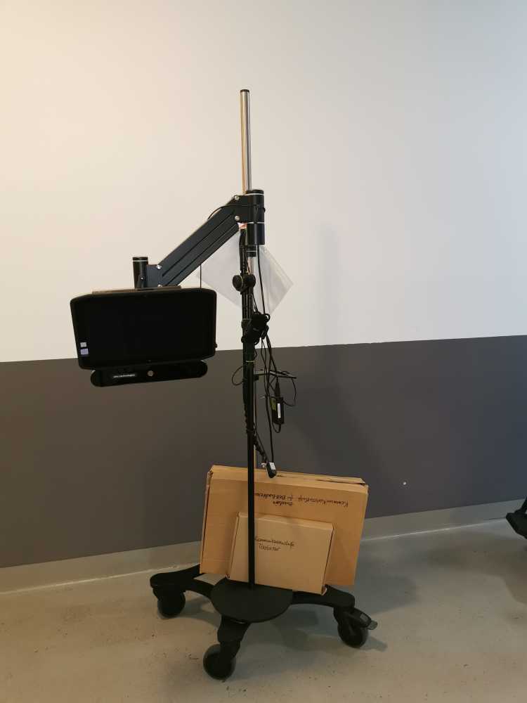 Foto Kommunikationshilfe Human Talk Modell T13M mit Aug