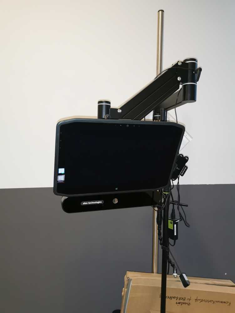 Foto Kommunikationshilfe Human Talk Modell T13M mit Aug