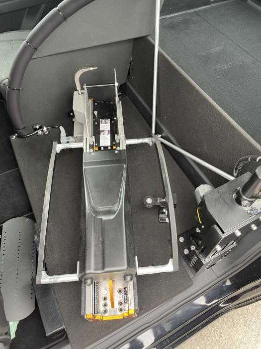 Foto VW Touran rollstuhlgerecht, Handgas, Handbremse