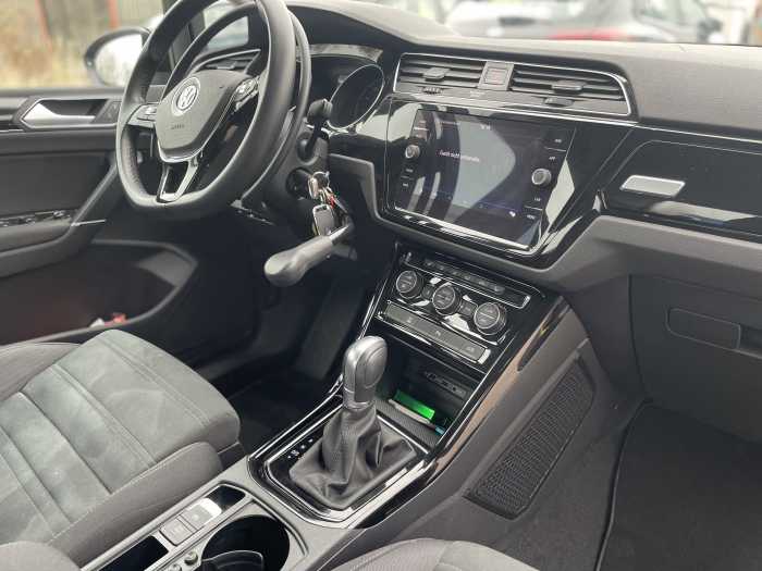 Foto VW Touran rollstuhlgerecht, Handgas, Handbremse
