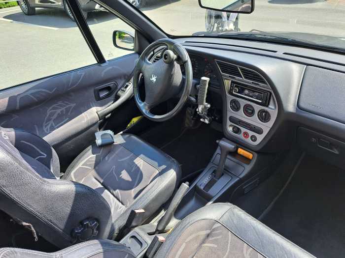 Foto Umgebauter Peugeot 306 Cabrio für Selbstfahrer