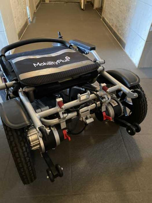 Foto elektrischer Rollstuhl, klappbar